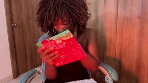 Snapshot of bunny_secrets chatting on 11-28-25, 09:28 Isa online show from 11-28-25, 09:28