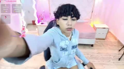 Snapshot of bunny_tay1 chatting on 12-19-25, 12:12 Bunny online show from 12-19-25, 12:12