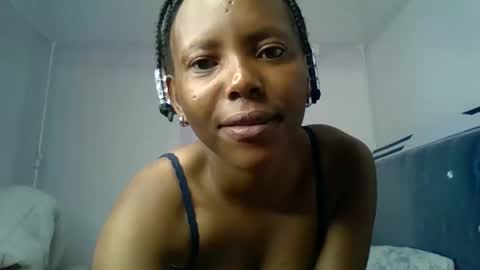 bunnydiva_ online show from 06-01-26, 12:12