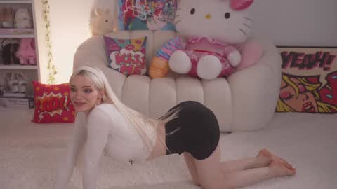 Stella online show from 01-06-25, 11:31