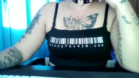 bunnyfox420 online show from 09-26-25, 01:26