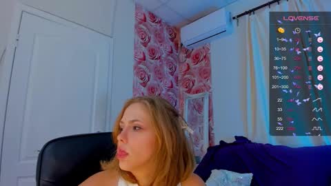 Snapshot of bunnyshows chatting on 09-11-25, 01:44 BunnyShows online show from 09-11-25, 01:44