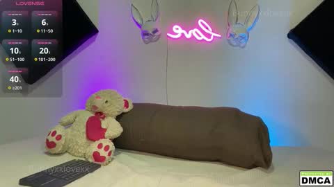 Snapshot of bunnysparamours chatting on 12-14-25, 07:58 MARY BUNNY online show from 12-14-25, 07:58