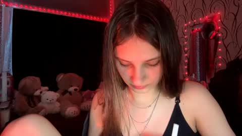 Snapshot of bunnytrussel chatting on 05-25-26, 12:00 Bella online show from 05-25-26, 12:00