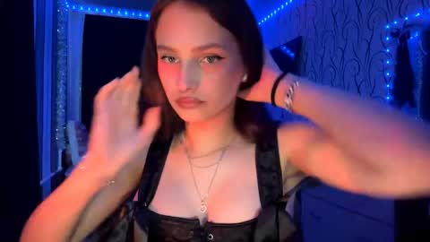 Snapshot of bunnytrussel chatting on 05-29-26, 11:08 Bella online show from 05-29-26, 11:08