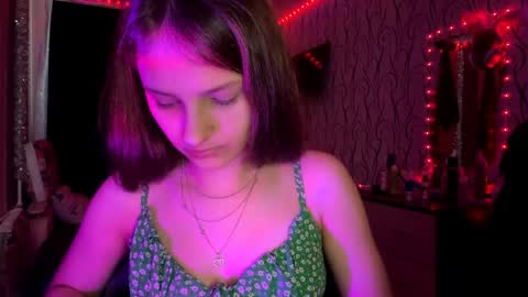 Snapshot of bunnytrussel chatting on 05-31-26, 09:16 Bella online show from 05-31-26, 09:16