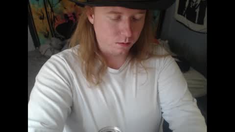 Snapshot of burningflute chatting on 09-15-25, 07:14 burningflute online show from 09-15-25, 07:14