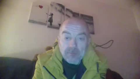 burnleyguy1977 online show from 01-10-25, 04:12