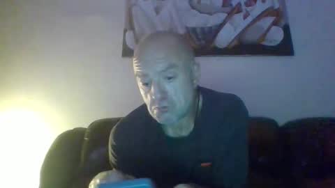 burnleyguy1977 online show from 11-11-25, 02:55