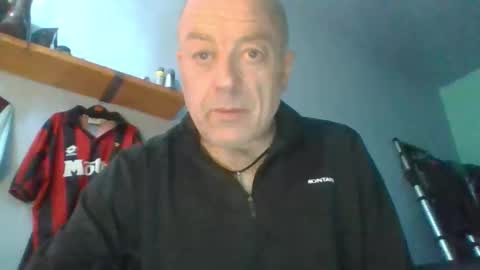 burnleyguy1977 online show from 04-27-26, 09:40