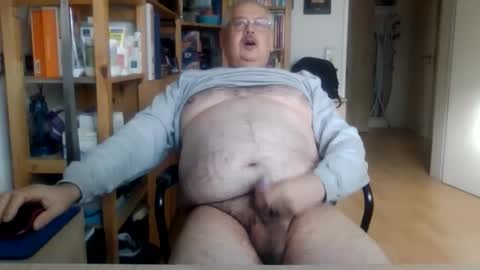 busi online show from 11-04-25, 01:32