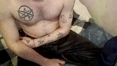 Snapshot of buster18hymen chatting on 01-28-25, 08:25 Buster18Hymen online show from 01-28-25, 08:25