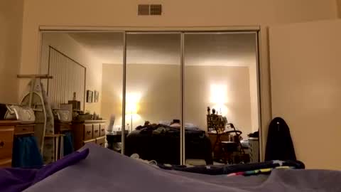 Snapshot of busty_2008 chatting on 02-27-26, 04:34 busty_2008 online show from 02-27-26, 04:34