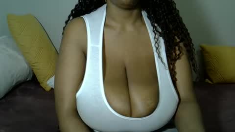 Snapshot of bustytessa37 chatting on 05-13-26, 05:16 bustytessa37 online show from 05-13-26, 05:16