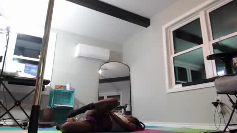 Snapshot of butt3rcup chatting on 11-04-25, 06:12 Goddess online show from 11-04-25, 06:12