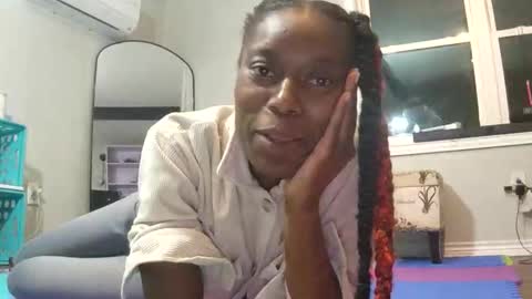 Snapshot of butt3rcup chatting on 11-15-25, 01:36 Goddess online show from 11-15-25, 01:36