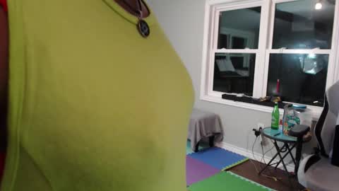 Snapshot of butt3rcup chatting on 11-16-25, 02:50 Goddess online show from 11-16-25, 02:50