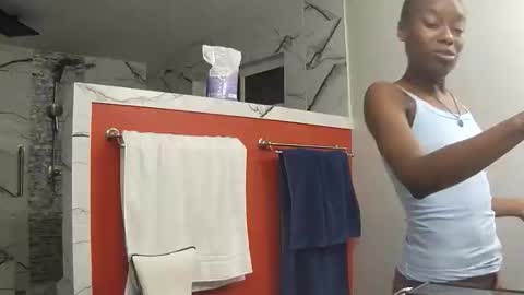 Snapshot of butt3rcup chatting on 12-21-25, 01:46 Goddess online show from 12-21-25, 01:46