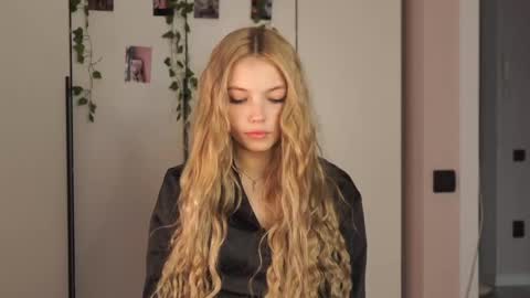 butteflai online show from 04-23-26, 08:13