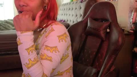 butterfly booty online show from 10-17-25, 05:15