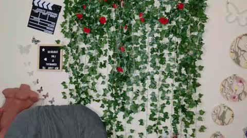 butterfly booty online show from 11-03-25, 08:43