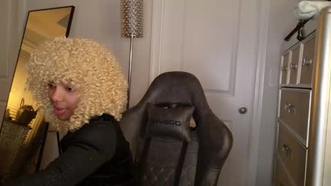 butterfly booty online show from 12-17-25, 09:37