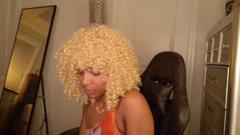 butterfly booty online show from 12-18-25, 01:44