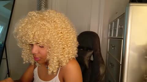 butterfly booty online show from 12-21-25, 01:29