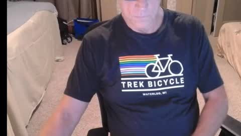 Miles online show from 06-04-26, 10:54