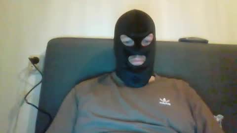 Snapshot of cagegag31 chatting on 12-20-25, 03:52 cagegag31 online show from 12-20-25, 03:52