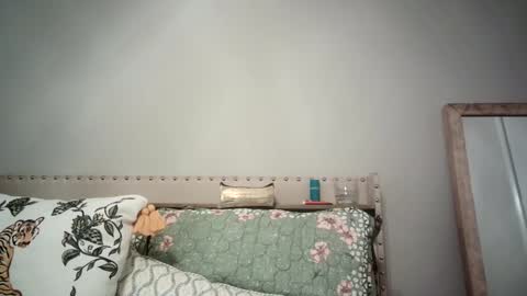 Snapshot of caitie__citrine chatting on 12-04-24, 04:05 Caitie Citrine online show from 12-04-24, 04:05