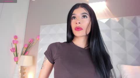 Snapshot of caitlyncouper chatting on 02-03-25, 05:03 Caitlyn online show from 02-03-25, 05:03