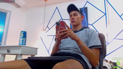 Snapshot of calavalerio chatting on 12-17-24, 08:10 Valerio online show from 12-17-24, 08:10