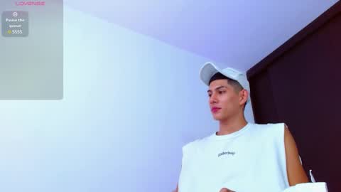 Snapshot of calavalerio chatting on 02-22-25, 08:20 Valerio online show from 02-22-25, 08:20