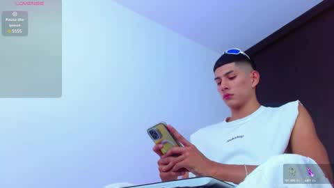 Snapshot of calavalerio chatting on 03-08-25, 08:14 Valerio online show from 03-08-25, 08:14