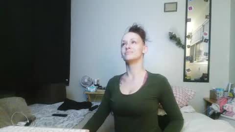 Snapshot of caliibaddie chatting on 02-25-25, 08:25 caliibaddie online show from 02-25-25, 08:25