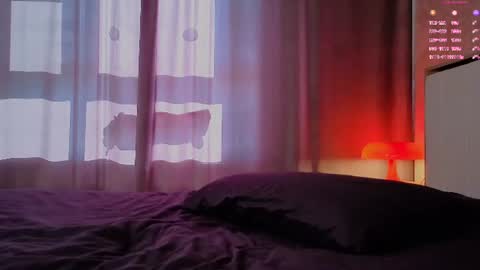 Snapshot of call__me_mommy_ chatting on 06-19-26, 03:27 Nancy Please thumbs up me online show from 06-19-26, 03:27