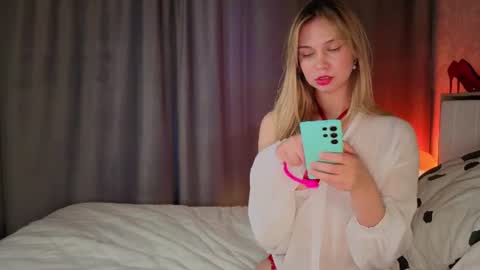 Snapshot of call__me_mommy_ chatting on 06-24-26, 05:45 Nancy Please thumbs up me online show from 06-24-26, 05:45