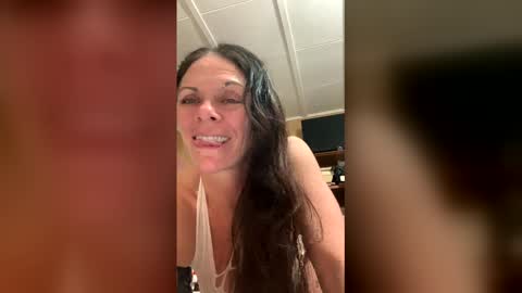 Snapshot of calli_girl420 chatting on 02-14-26, 04:42 Calli online show from 02-14-26, 04:42