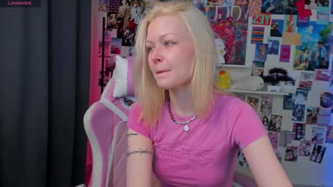 Robin online show from 11-23-25, 11:10