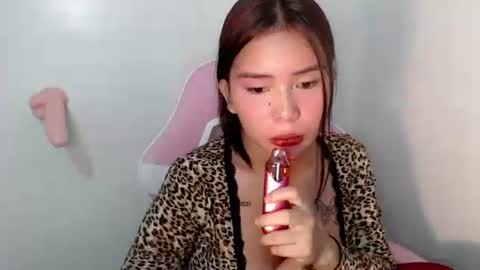 Snapshot of callme_remaxxx7 chatting on 05-22-26, 04:08 Rema online show from 05-22-26, 04:08