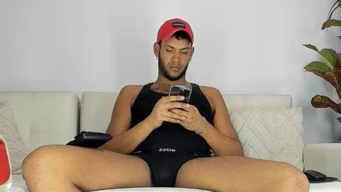 Snapshot of callmeby_lebron chatting on 10-06-25, 07:06 LeBron online show from 10-06-25, 07:06