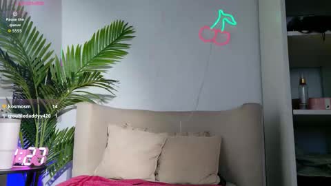 Mia online show from 03-04-26, 04:02