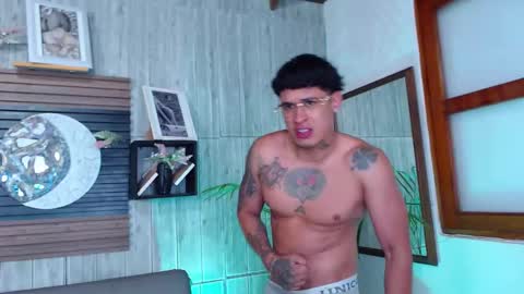 Snapshot of calvin913 chatting on 11-15-25, 09:39 calvin913 online show from 11-15-25, 09:39