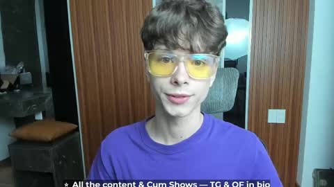 Hey I am Calvin  online show from 04-10-26, 05:17