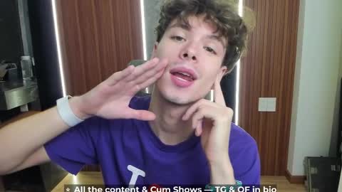 Hey I am Calvin  online show from 04-24-26, 05:15