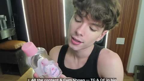 Hey I am Calvin  online show from 04-25-26, 05:10
