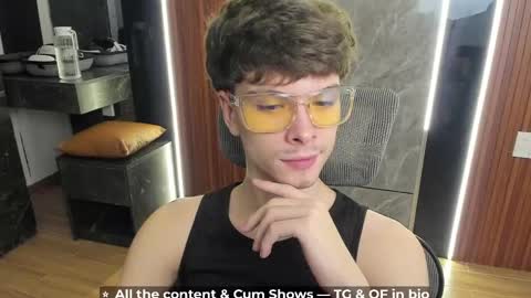 Hey I am Calvin  online show from 05-23-26, 04:33