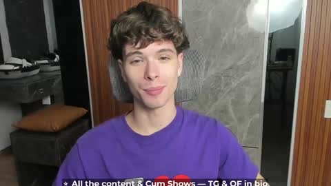 Hey I am Calvin  online show from 06-03-26, 05:18