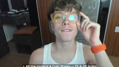 Hey I am Calvin  online show from 06-08-26, 05:13